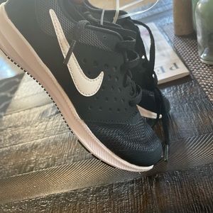 Boys Nike tennis shoes. NWT